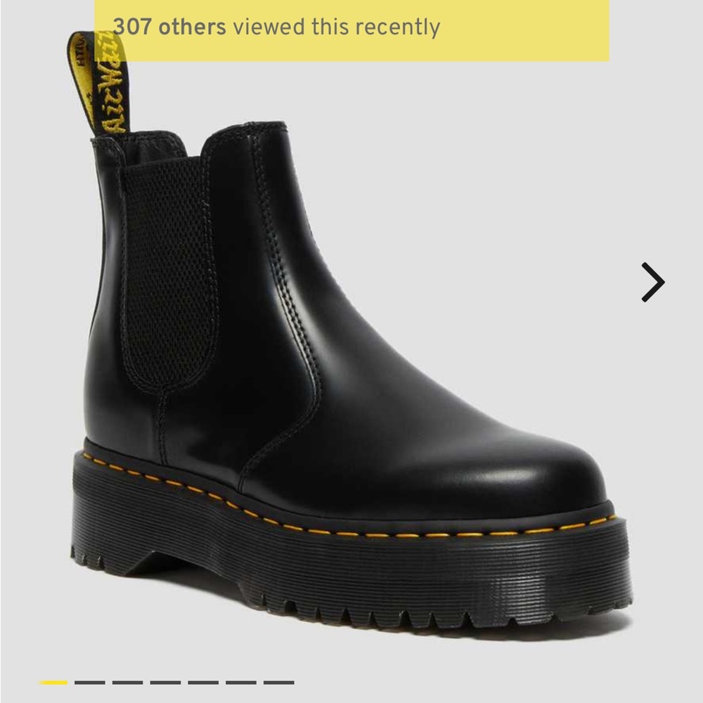 Doc marten black platform Chelsea boots size 6 (fits like a 7)